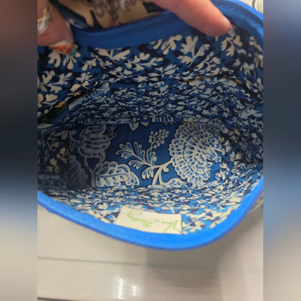 Vera Bradley Blue and White Floral Bag - Picture 3 of 11